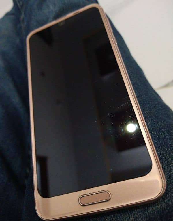 SHARP AQUOS R2 2