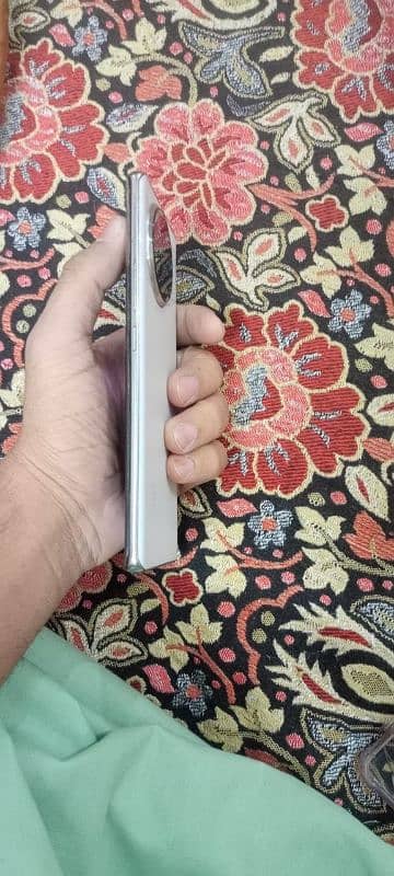 Tecno Spark 20 Pro Plus 2