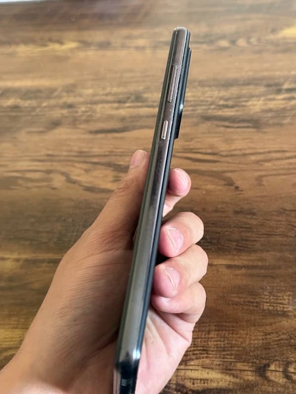 Samsung A72 in brand new condition 7