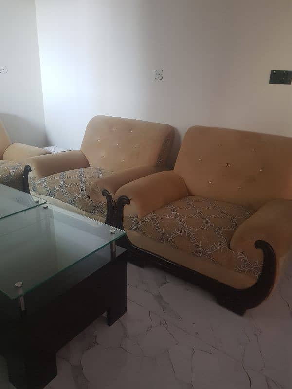sofa set urgent sale 1