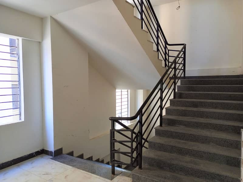 2 & 3 Bedroom Flat For Sale Metro Central Plaza Karachi 4