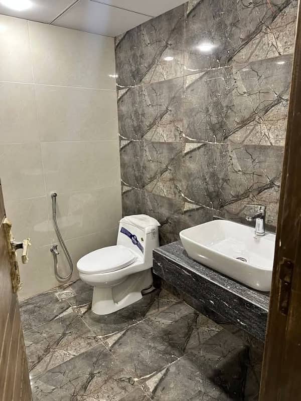 2 & 3 Bedroom Flat For Sale Metro Central Plaza Karachi 12