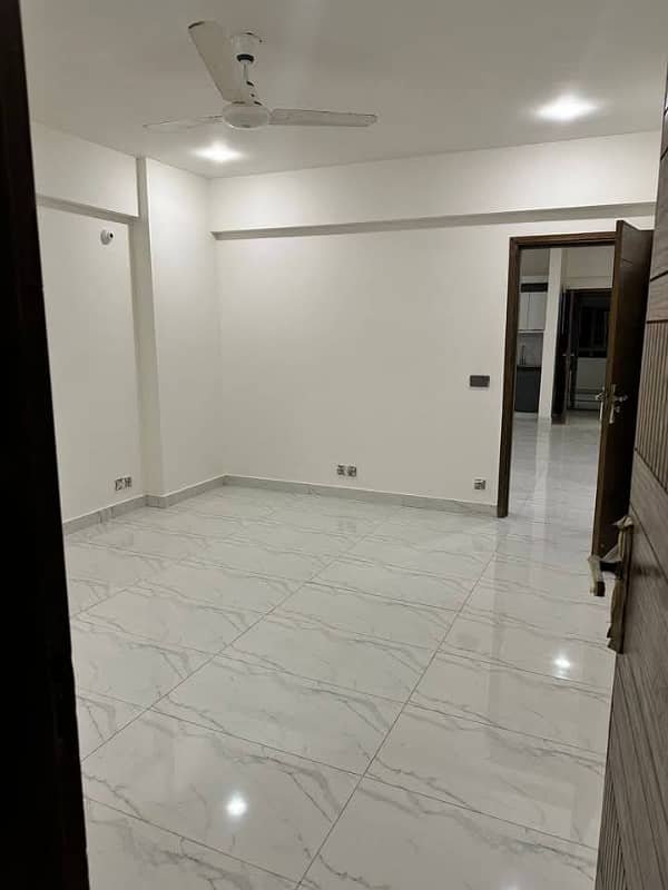 2 & 3 Bedroom Flat For Sale Metro Central Plaza Karachi 14