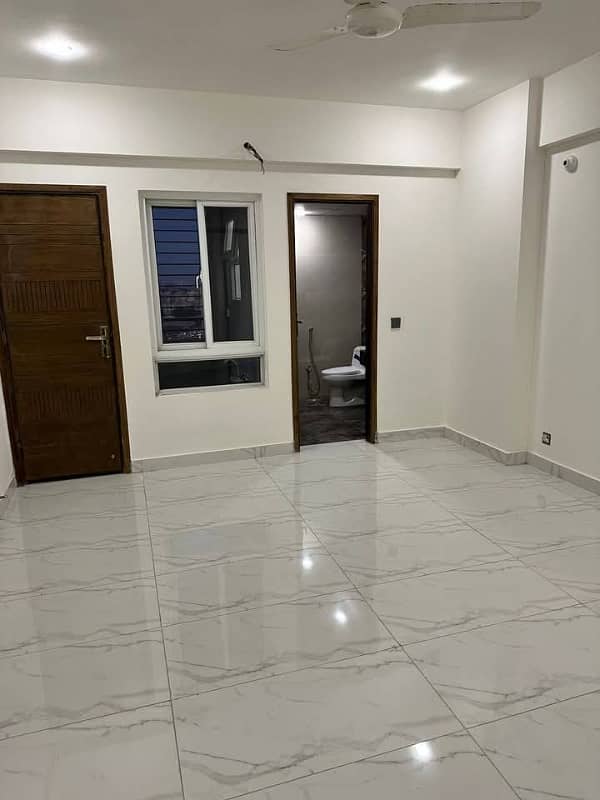 2 & 3 Bedroom Flat For Sale Metro Central Plaza Karachi 15