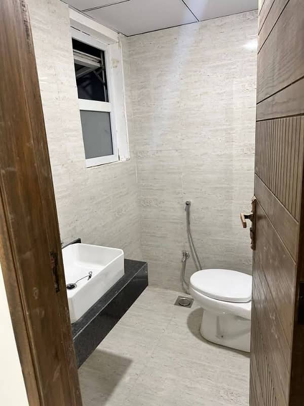 2 & 3 Bedroom Flat For Sale Metro Central Plaza Karachi 16