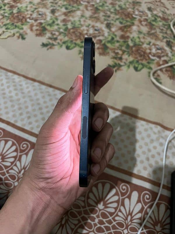 iPhone 13 JV lla 128 GB 4