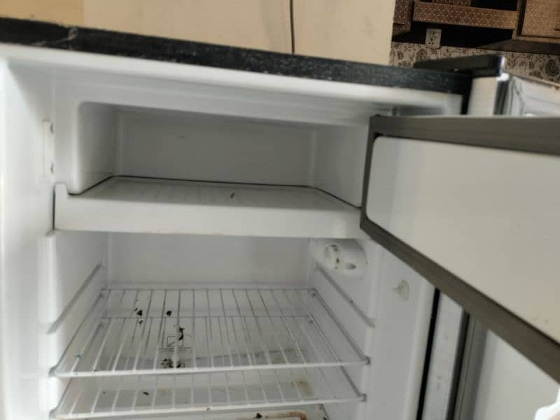 Haier mini fridge 3