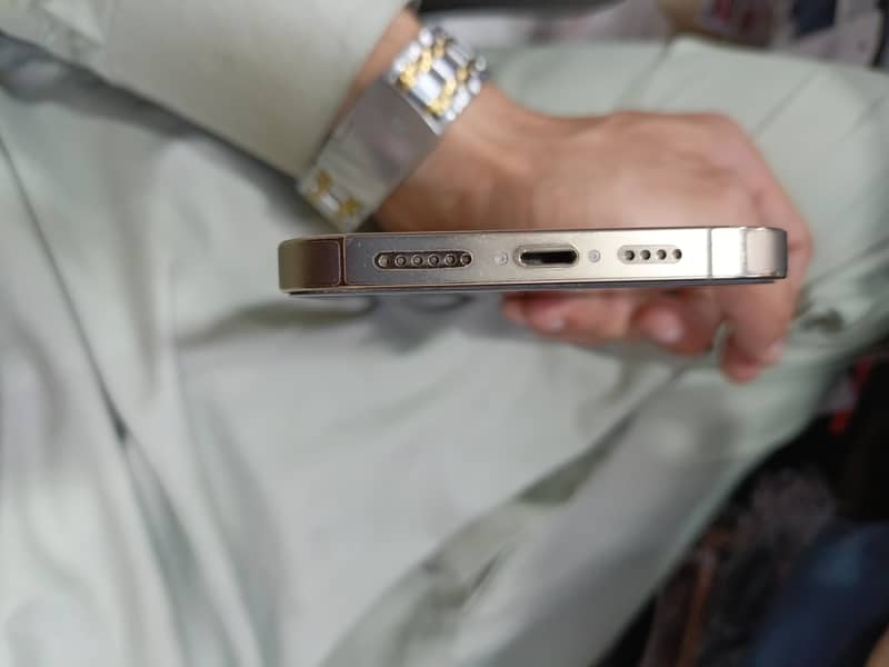 Apple iPhone 13 Pro Max 3