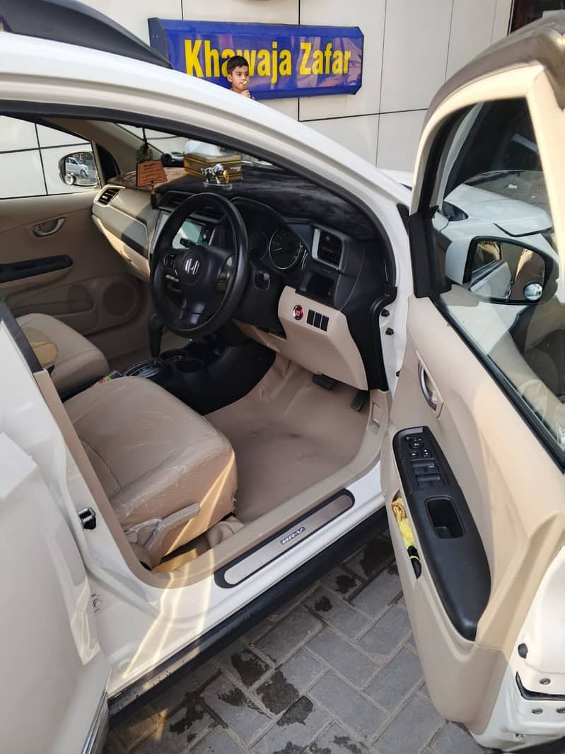 Honda BR-V i-VTEC S 2023 1