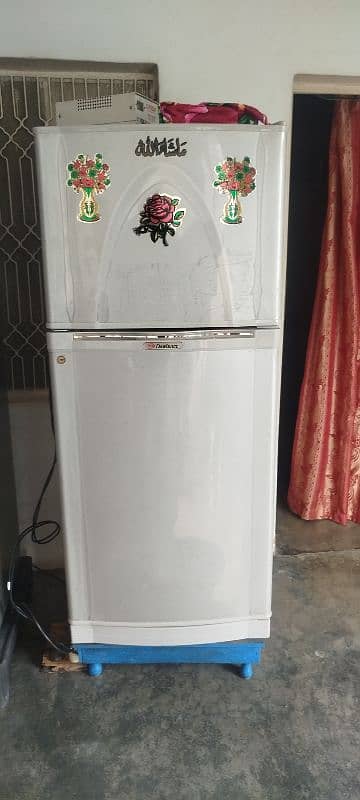 Dawlance refrigerator medium size 0