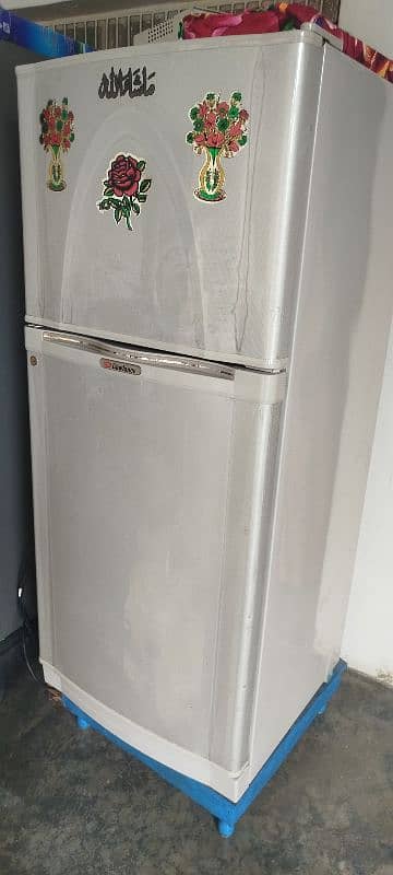 Dawlance refrigerator medium size 1