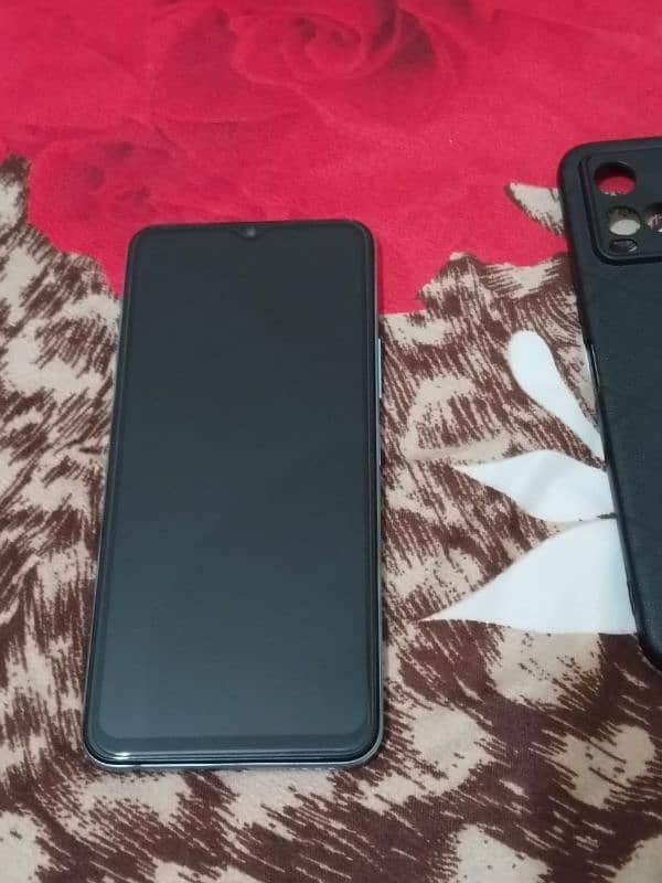 VIVO Y33T used but look like new 4