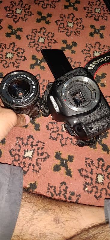 700D Canon Camera Canon 700D with  18-55mm lens 10/10 conditions 3