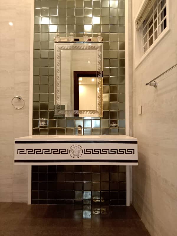 10 Marla Brand New House for Sale in Bahria Town | Prime Location 3