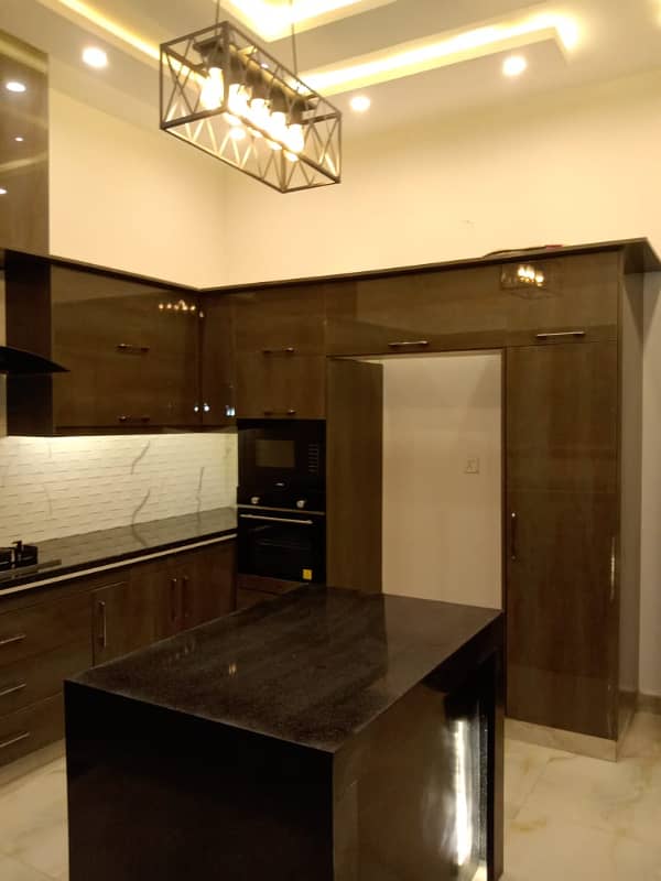 10 Marla Brand New House for Sale in Bahria Town | Prime Location 14