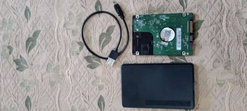 160GB Laptop Hard drive with case 3