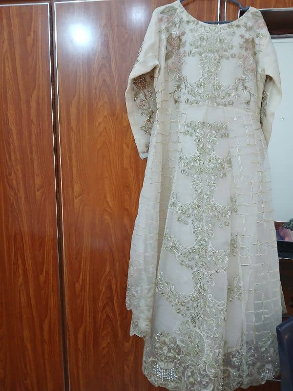 medium size. wear 2 time for few hours 4