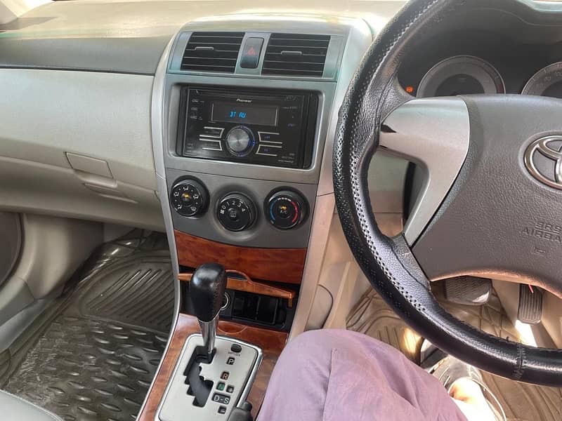 Toyota Corolla Altis 2010 13