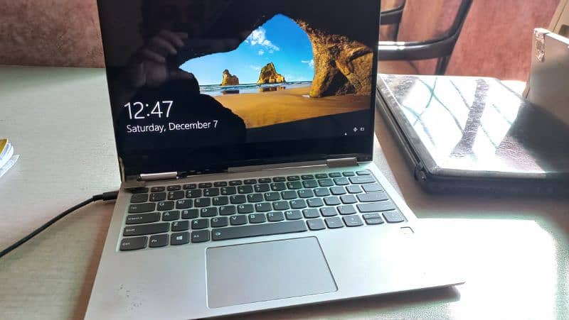 Lenovo Yoga 730-13ikb , Screen Broken , Battery Weak 2