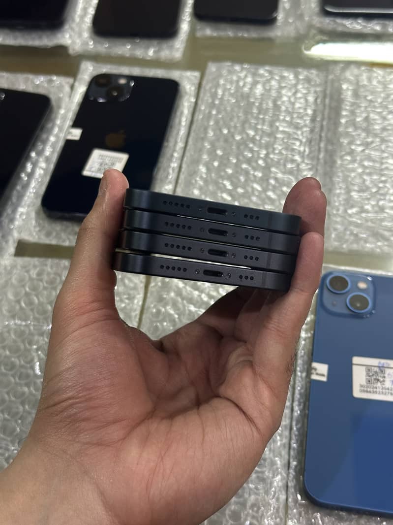 iPHONE 13 128GB JV 4