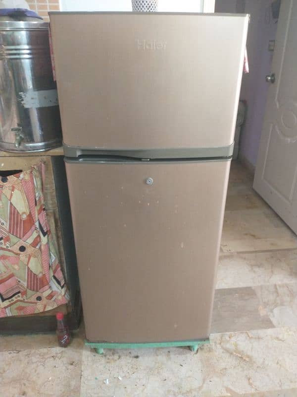 Haier refrigerator hrf 205 very good condition 2