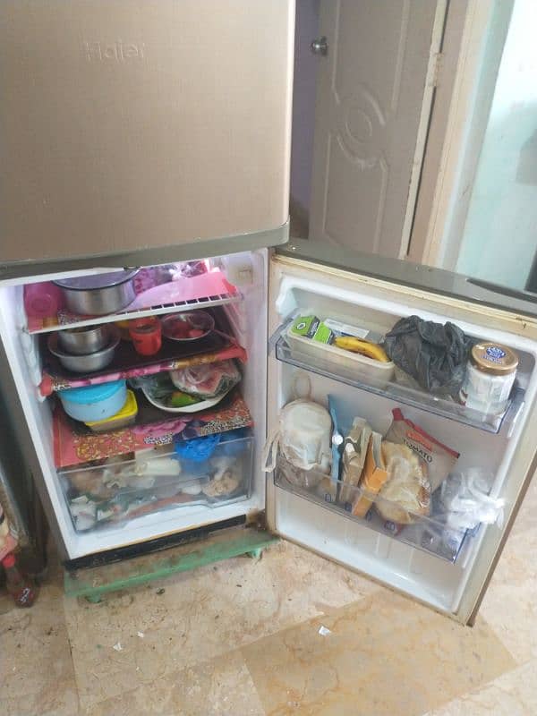 Haier refrigerator hrf 205 very good condition 7