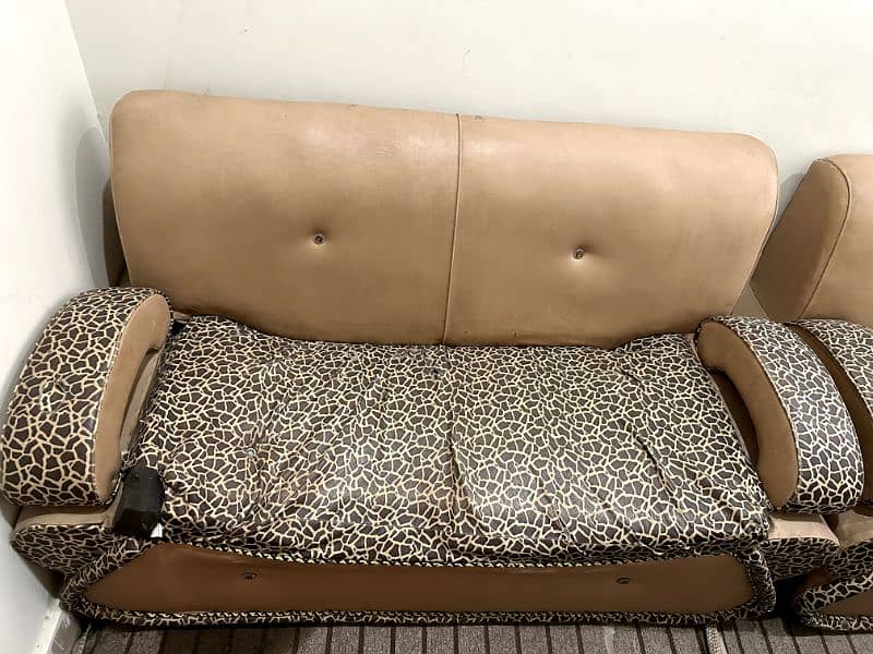 7 seater Jumbo sized sofa set with cover price 12k 0