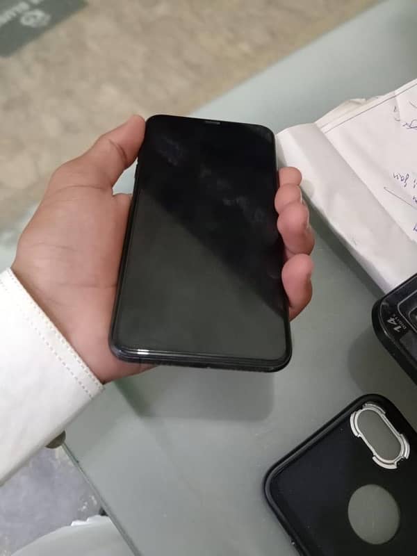 iPhone XS Max 1