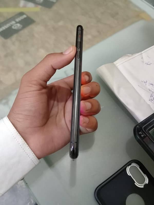 iPhone XS Max 3