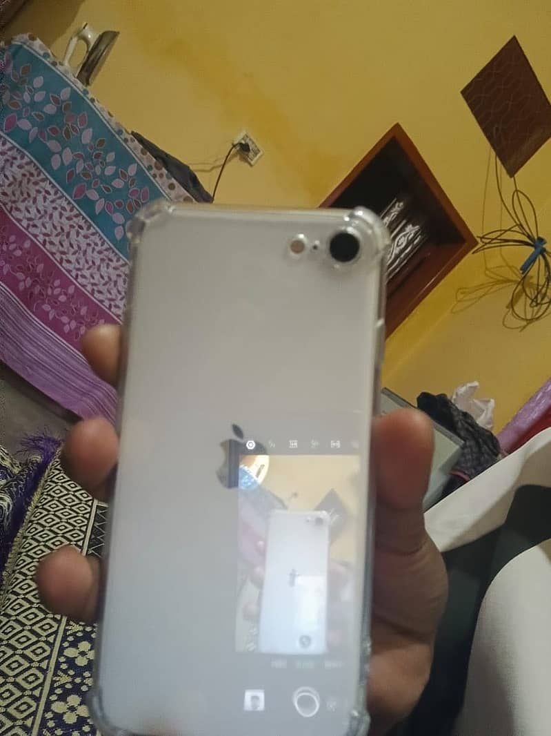 Iphone se 2020 urgent sale exchange possible 4