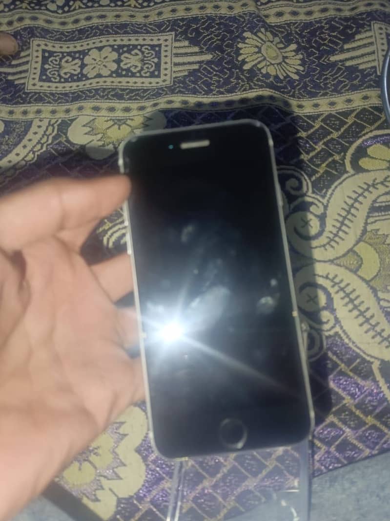 Iphone se 2020 urgent sale exchange possible 5