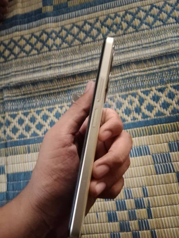 urgent sale vivo y35 8+8 extend 128 memory 2