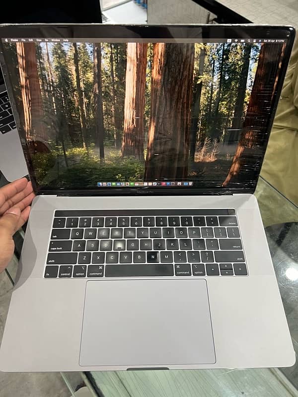 MacBok pro 2019 (15 inch) core i9 3