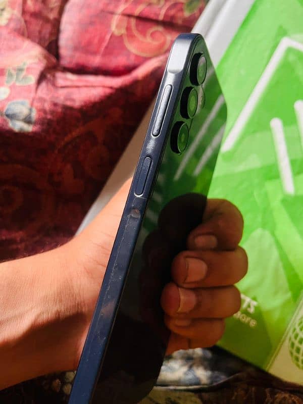 SamsA15 8/257 for sale and exchange available with IPhone 2