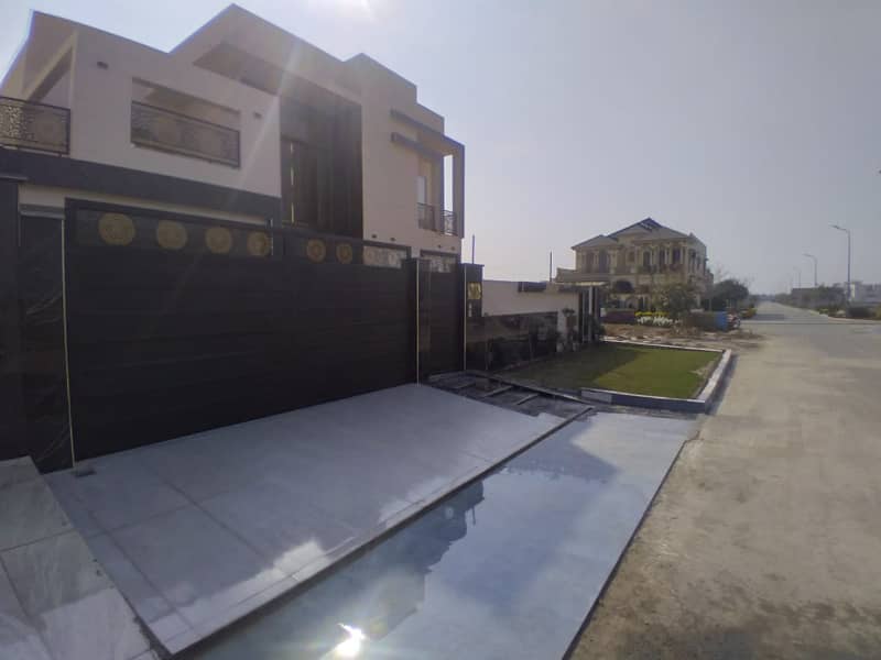 1 Kanal House For Sale In The Perfect Location Of DHA Phase 1 - Sector M 1