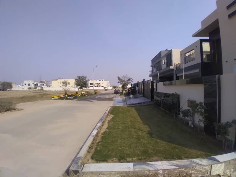 1 Kanal House For Sale In The Perfect Location Of DHA Phase 1 - Sector M 3