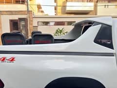 Revo roll bar white