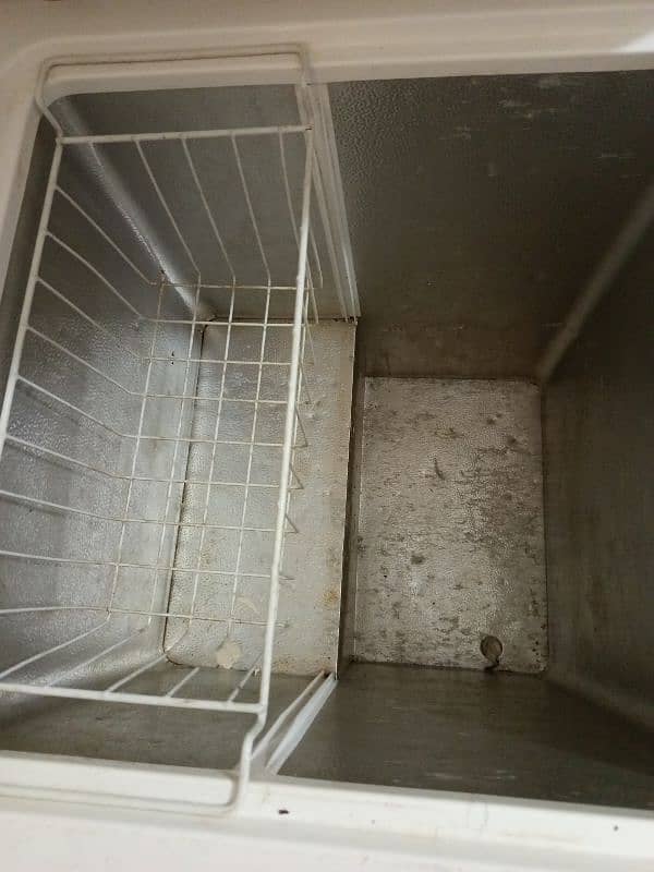 Defreezer Good Condition for sale 2
