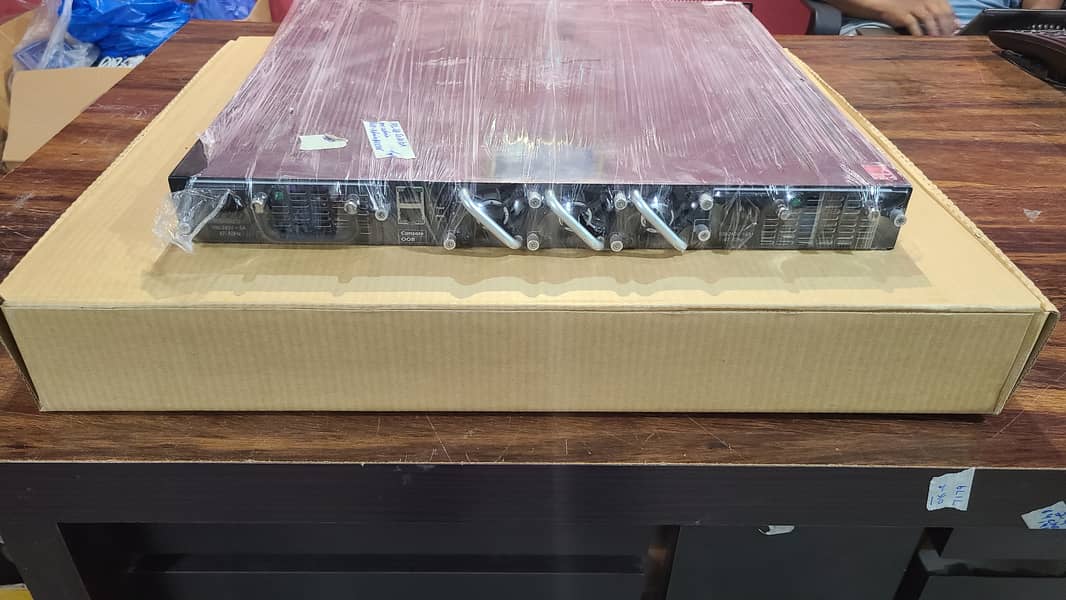 Dell PowerConnect 8024F 10GB 24 Port Gigabit Ethernet switch (Renewed 14