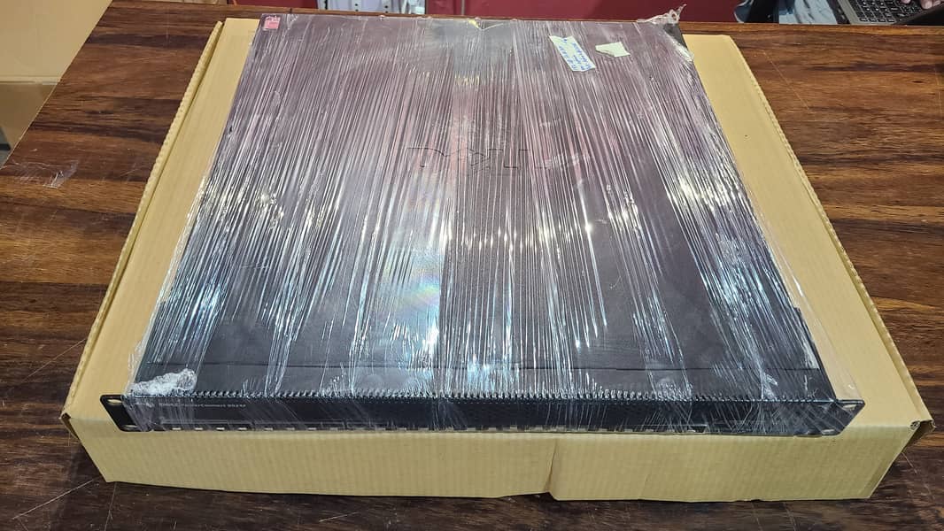 Dell PowerConnect 8024F 10GB 24 Port Gigabit Ethernet switch (Renewed 16