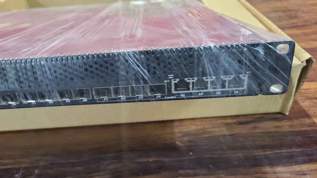Dell PowerConnect 8024F 10GB 24 Port Gigabit Ethernet switch (Renewed 18