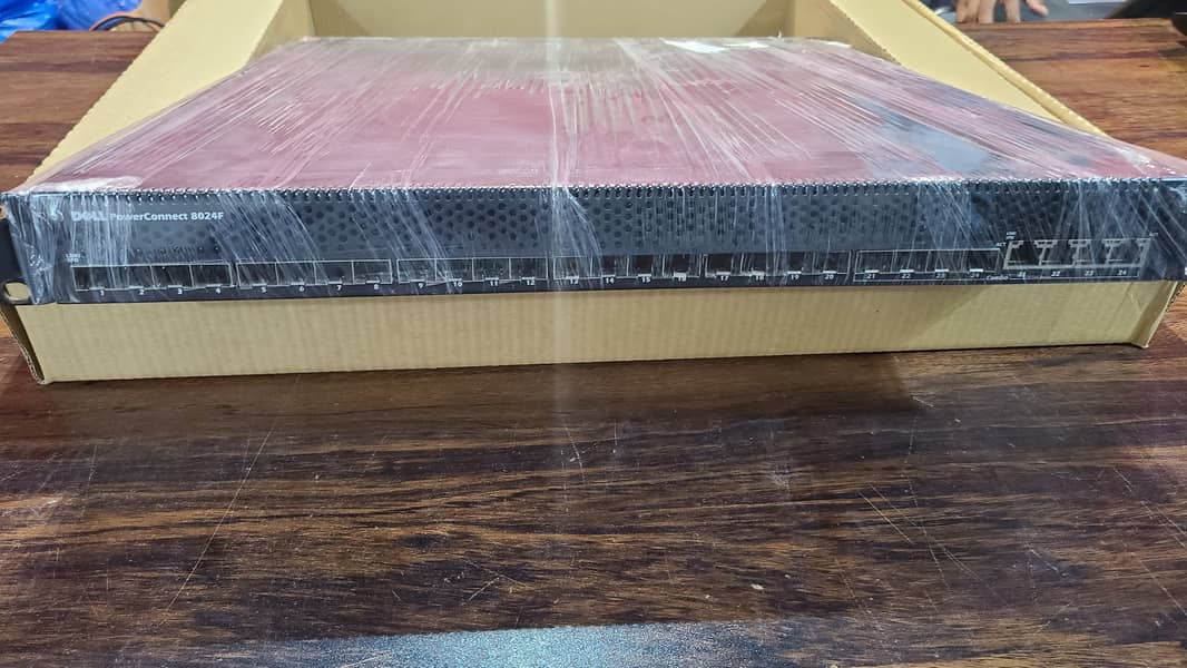 Dell PowerConnect 8024F 10GB 24 Port Gigabit Ethernet switch (Renewed 19