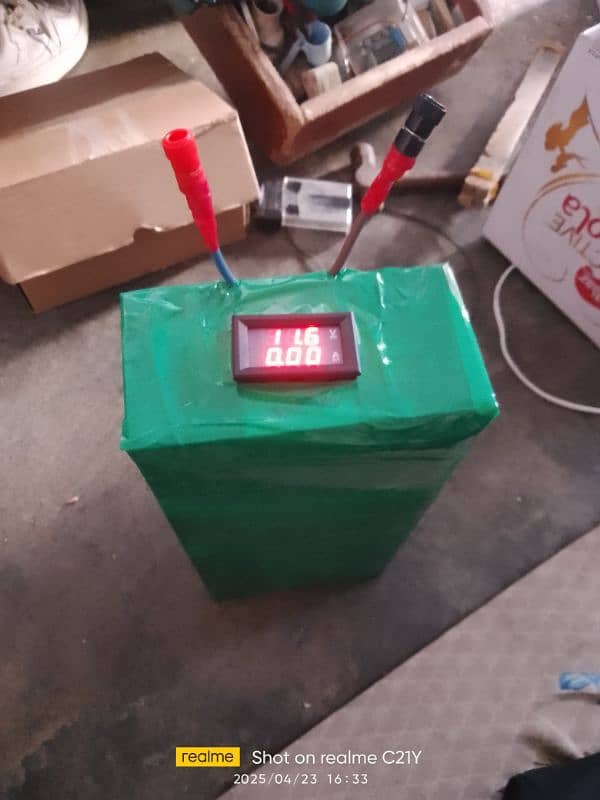 12 volt lethim ion battery pack 1