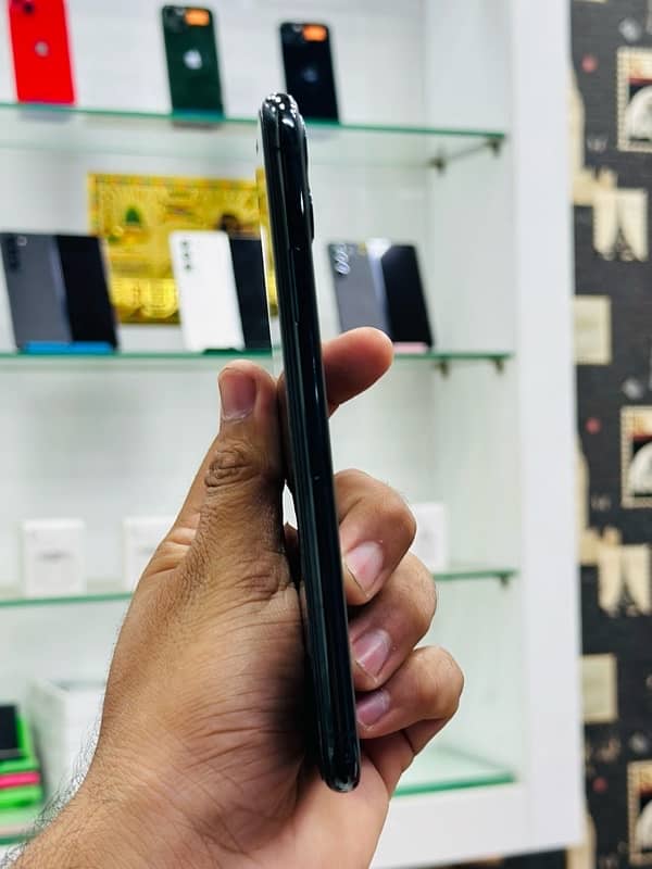 Iphone 11 Pro Max 512GB Dual Sim Pta Approved 4