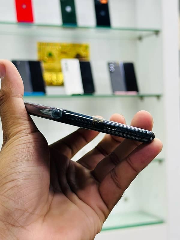 Iphone 11 Pro Max 512GB Dual Sim Pta Approved 5