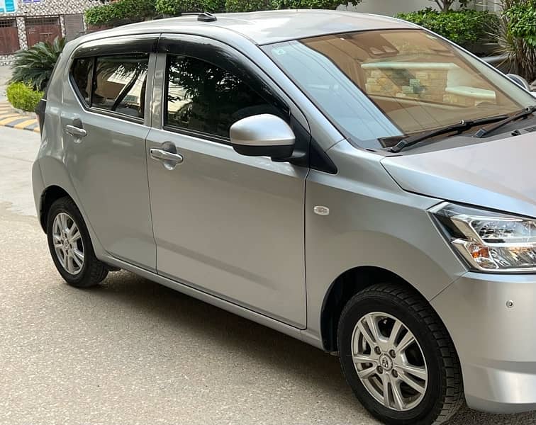 Daihatsu Mira 2001 3