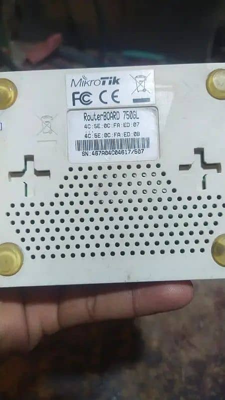 MikroTik Route RB750R2 1