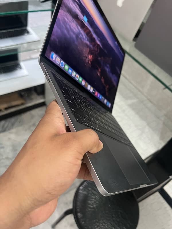 Macbook pro 2017 Touch bar 9