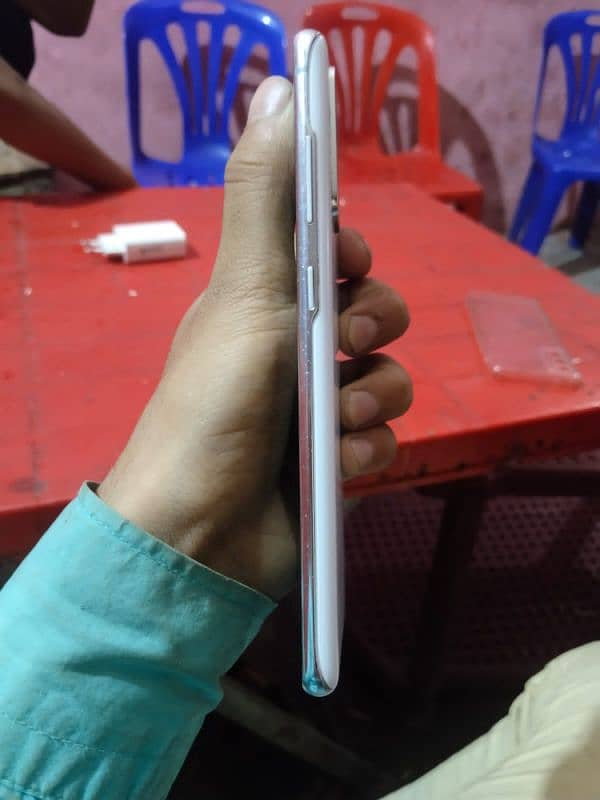 Samsung S20FE 4