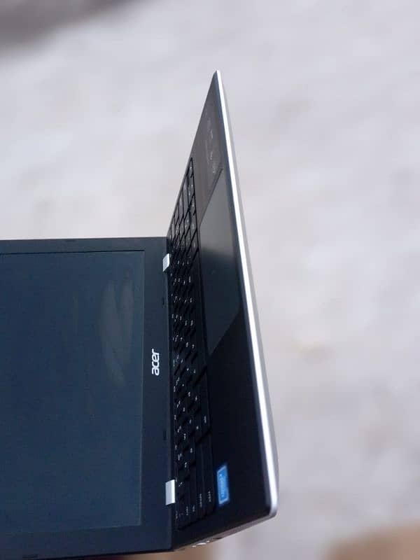 2 Chromebook 4gb 32gb urgent sale 6